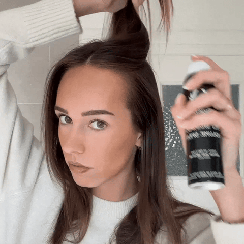 Spray bij de haaraanzet